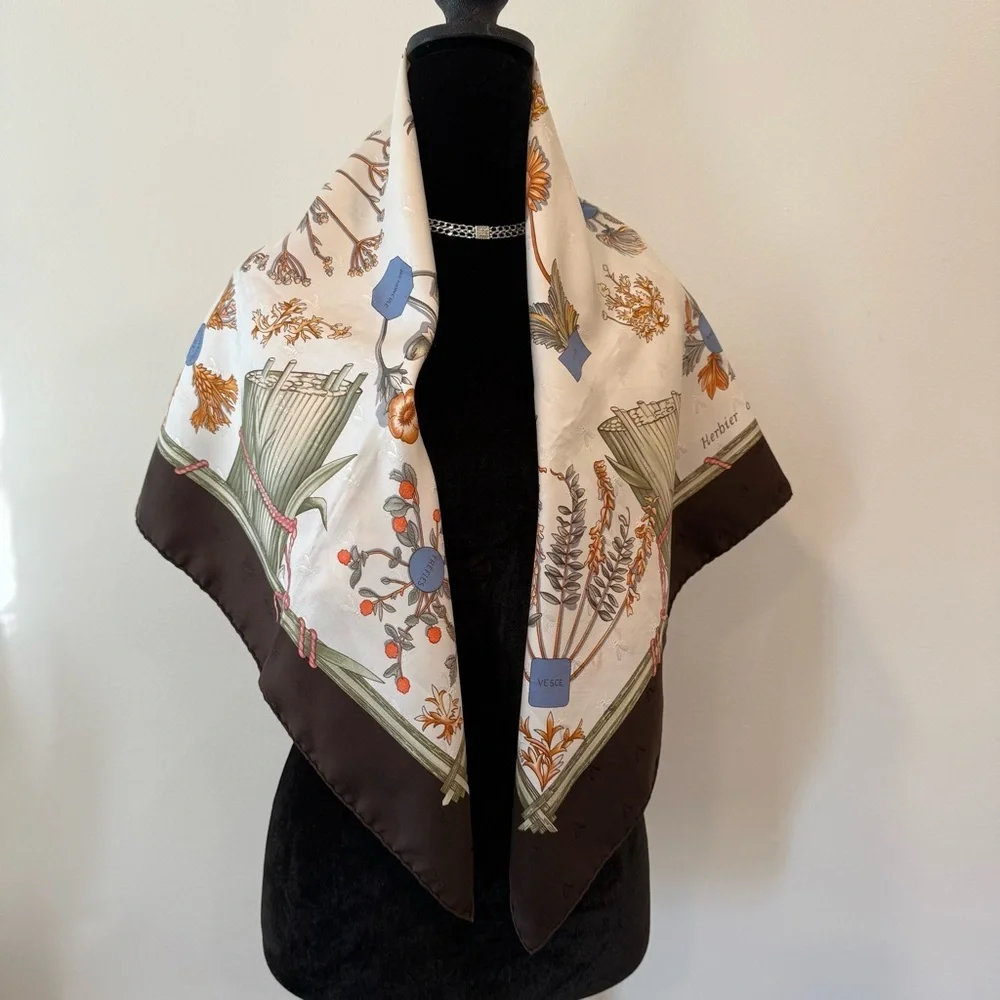 Authentic Hermes Floral Silk Scarf with Botanical Print 90x 90 cm Carre - Picture 7 of 12